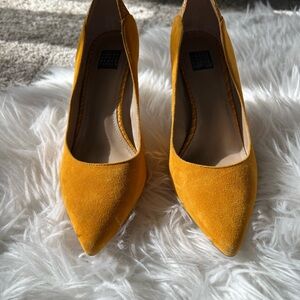 White House Black Market Mustard Yellow Heels
